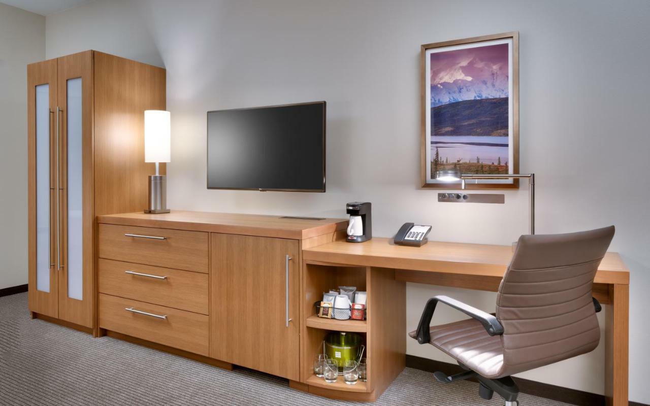 Hyatt Place Anchorage-Midtown Экстерьер фото